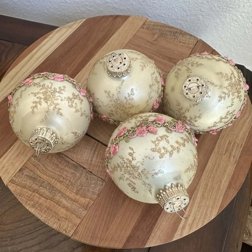 VTG 4 Christmas Glass Ornaments 2.625 Inch Yellow Glitter Floral Ribbon Ball‎